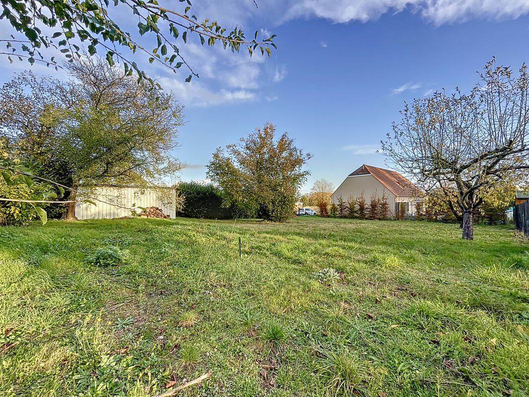 Terrain à GUIGNICOURT
