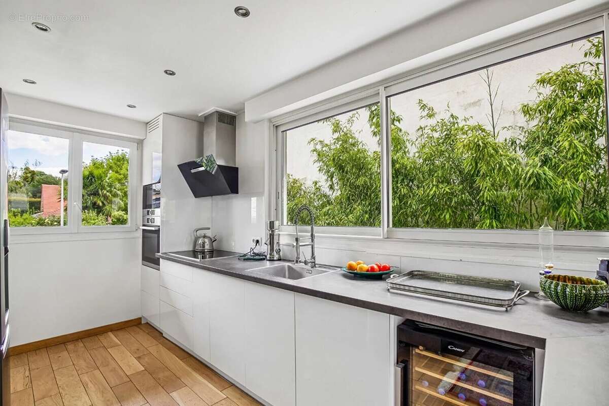LE PECQ, maison de 215 M2 au sol sur 347 M2 de terrain - photo 5
