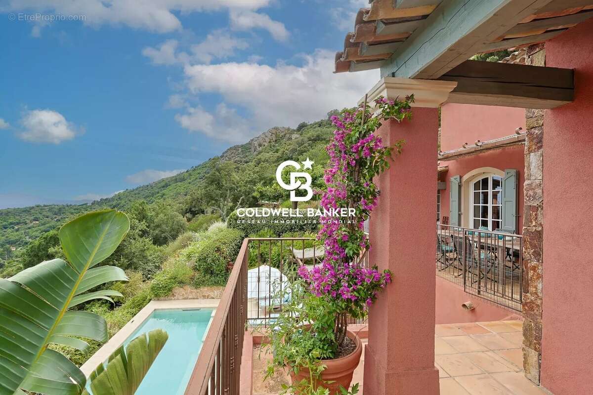 Confort, vue & authenticité et seulement 25 minutes de ST TROPEZ - photo 56