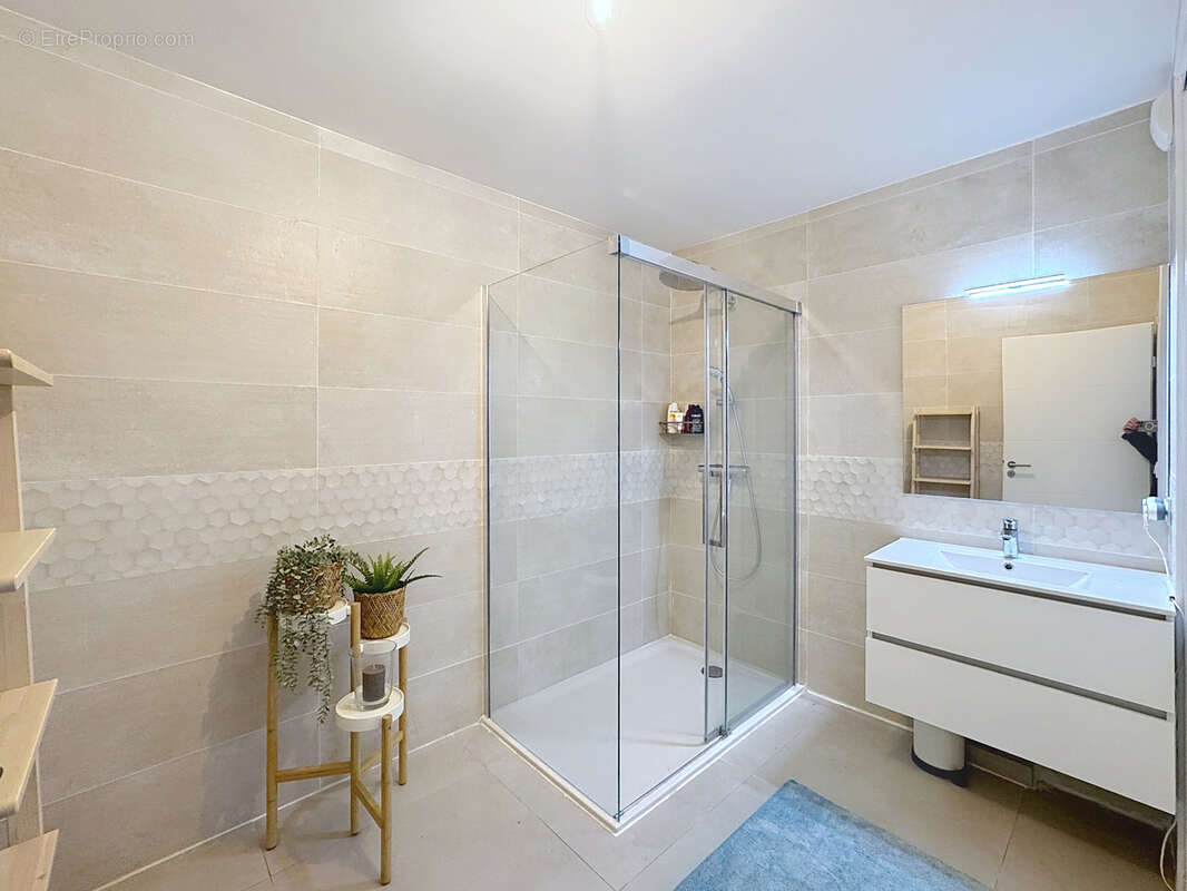 Appartement à SIX-FOURS-LES-PLAGES