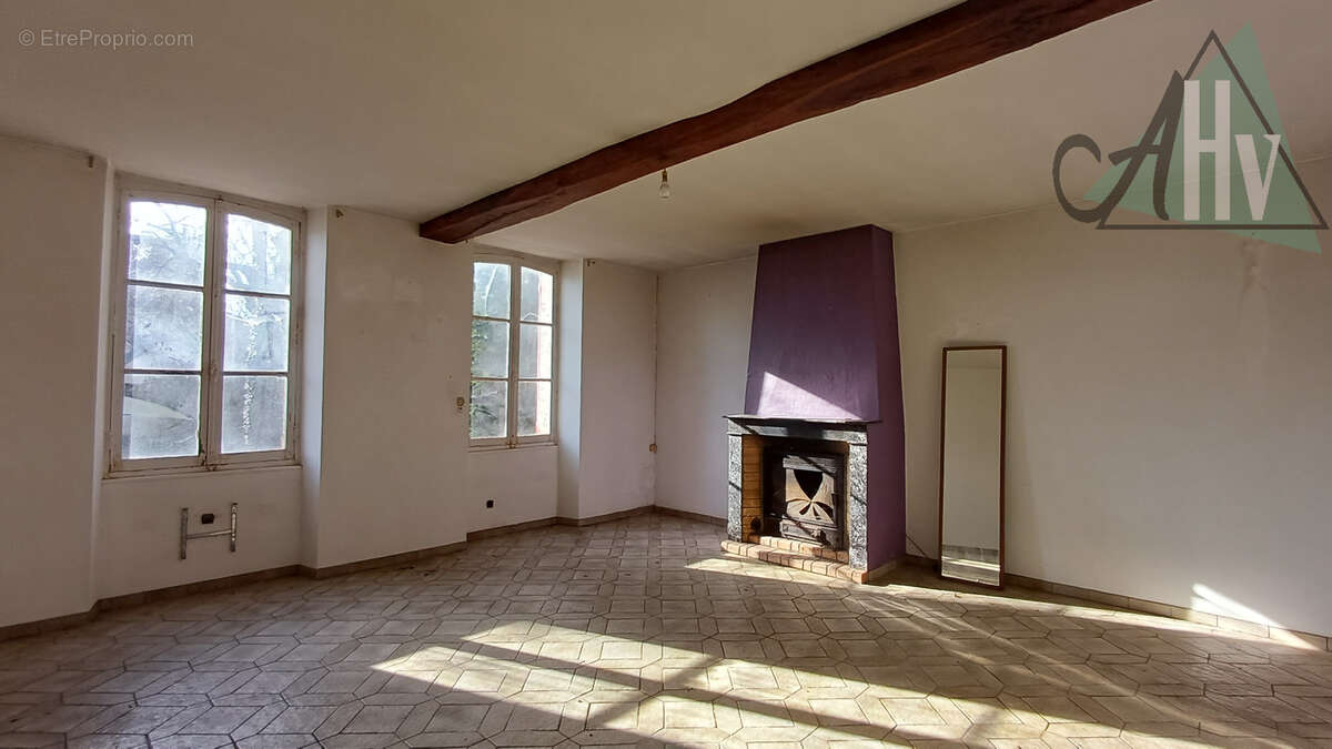 Maison à NOYEN-SUR-SEINE