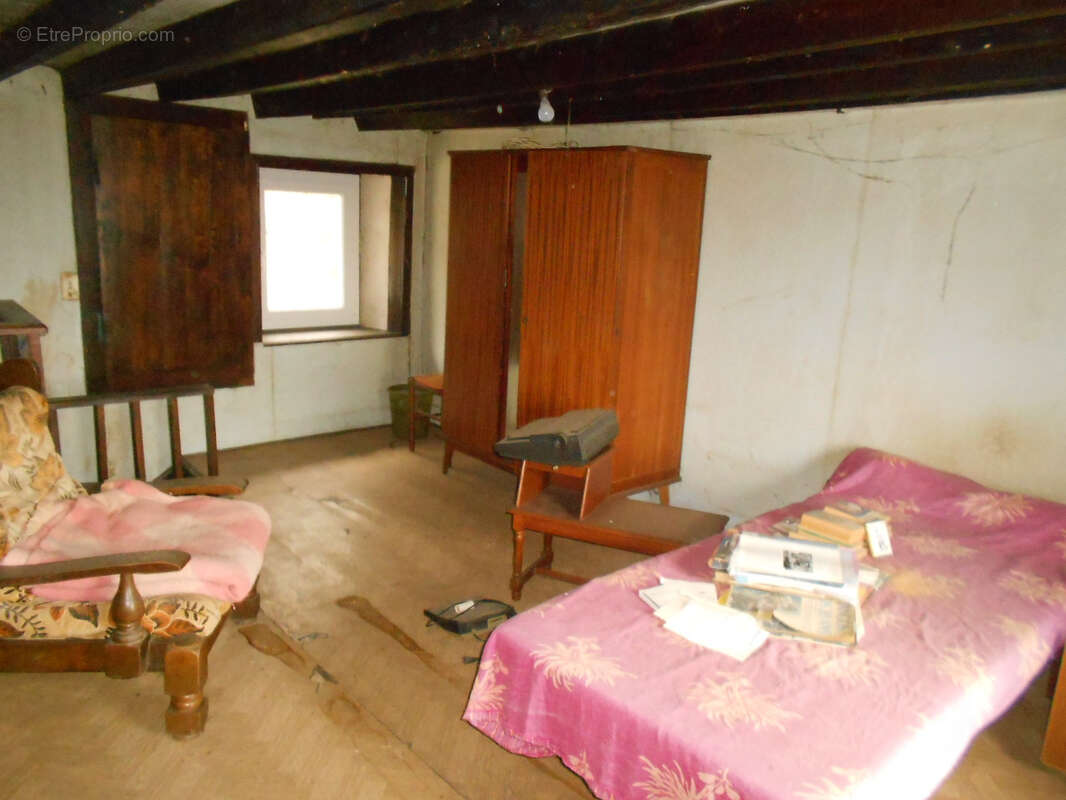 Maison de village sur 3 niveaux Lieu-dit Solasset 63880 Olmet - photo 6