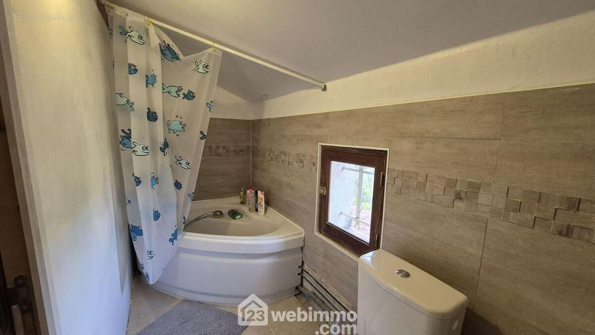 Maison à FLASSANS-SUR-ISSOLE