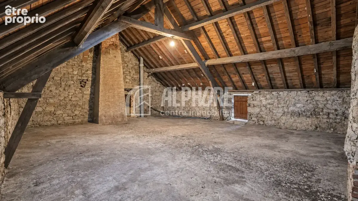 Opportunité de division - 2 maisons + 1 terrain constructible - photo 9