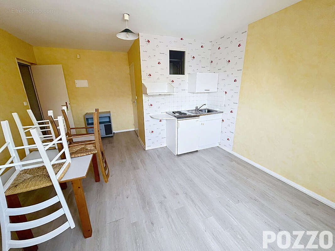 A VENDRE - IMMEUBLE en monopropriété 177m² - Centre-ville de Saint-Hilaire-du-Harcouët - photo 7