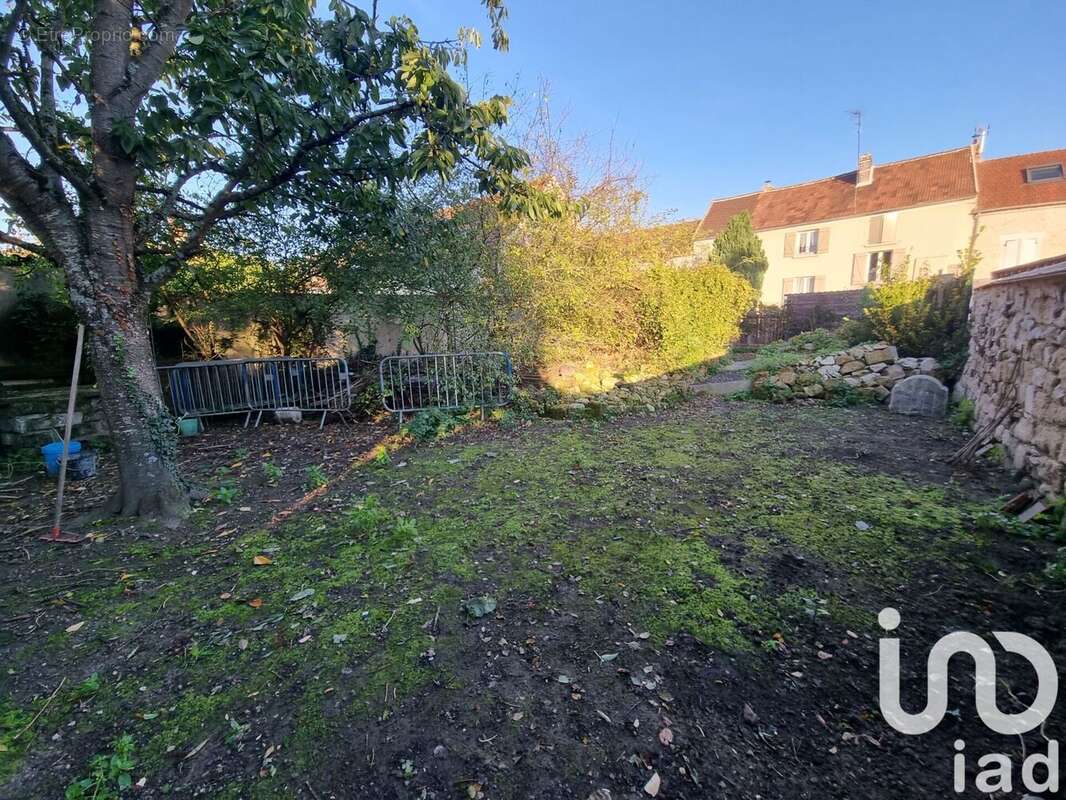 Photo 3 - Terrain à CHAMPAGNE-SUR-OISE