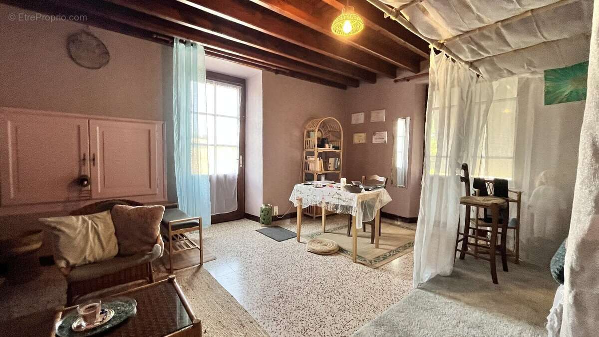 Beaucoup de potentiel à développer pour cet ancien corps de ferme des années 1850 - photo 7