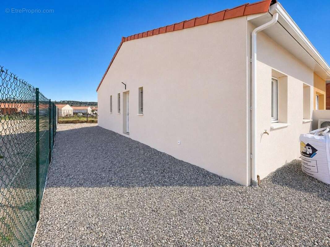 Photo 2 - Maison à NISSAN-LEZ-ENSERUNE