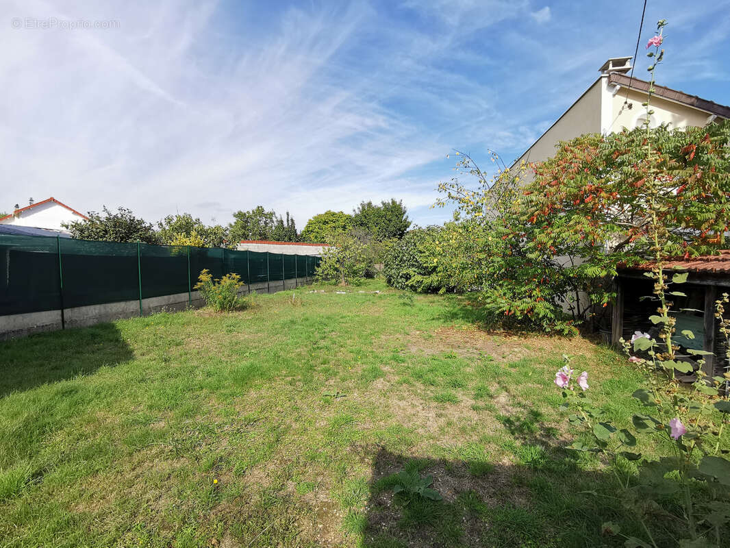 Maison à VIGNEUX-SUR-SEINE