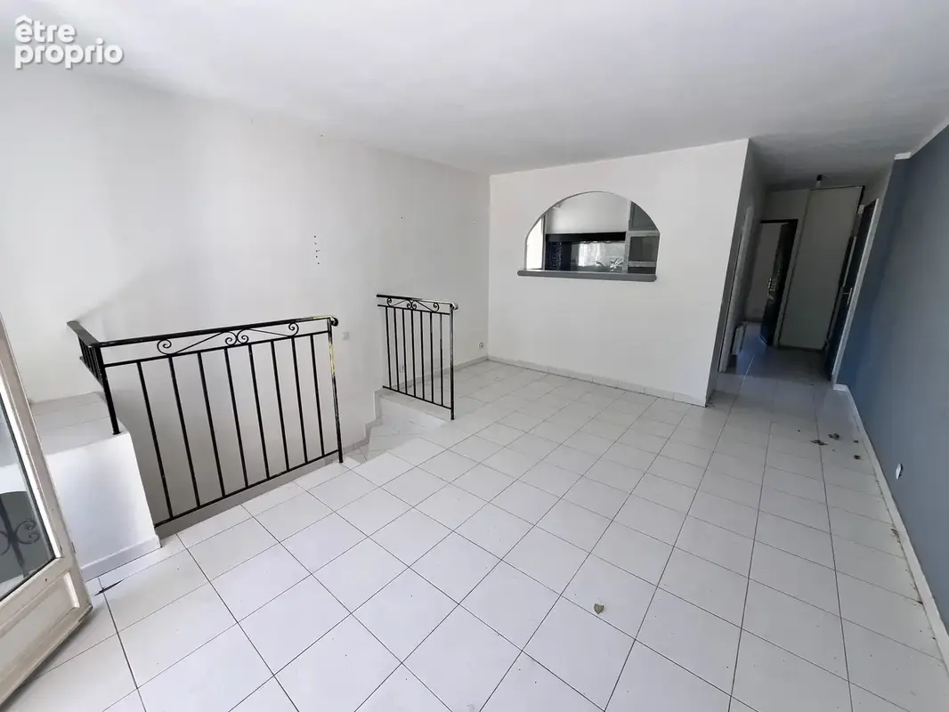2 Pièces 42,5m2 avec sous sol aménagé 48m2 en Rez de Jardin 170m2 Garage en sous sol - photo 7