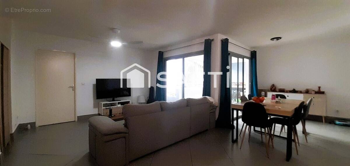 Photo 1 - Appartement à SAINT-DENIS