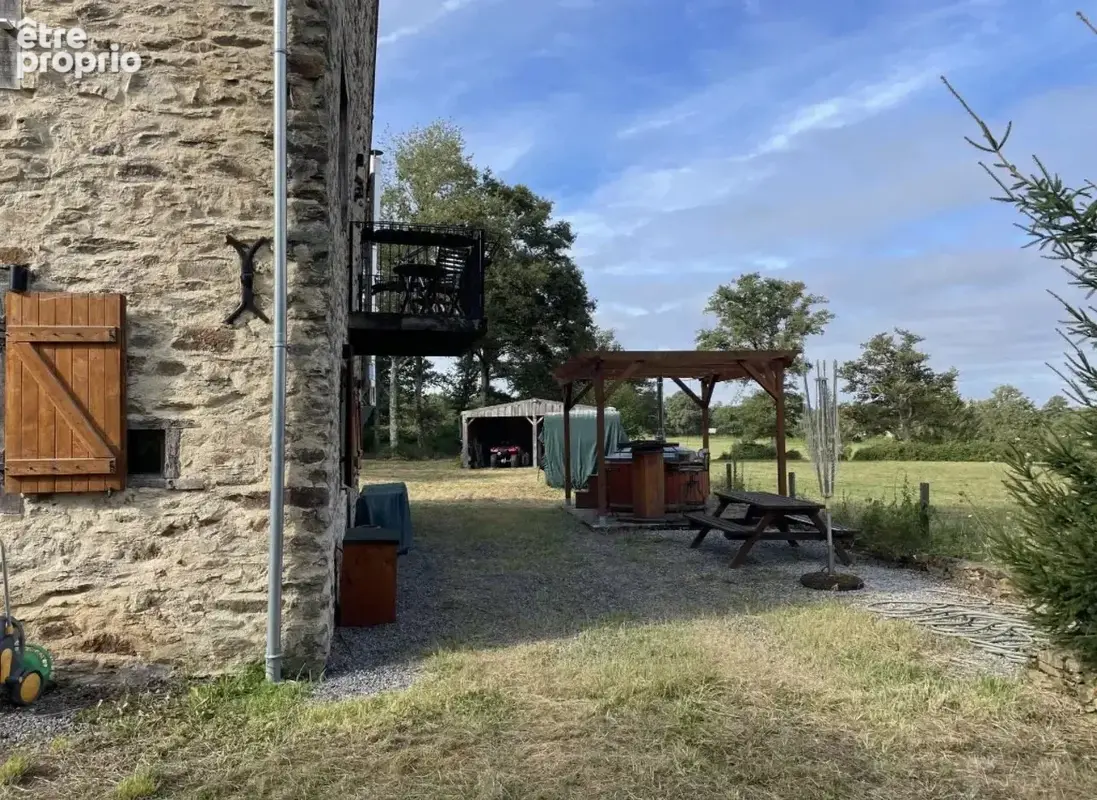 Propriété rénovée avec trois logements, située dans la campagne de l’Indre - photo 29