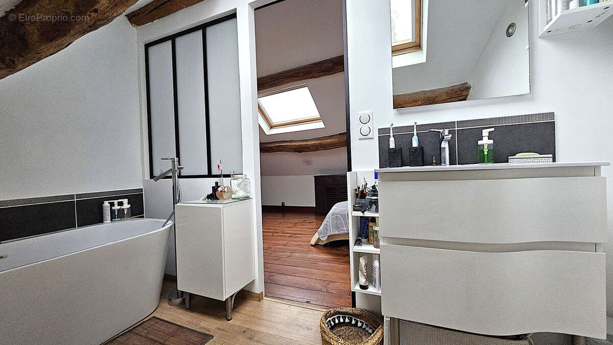 Maison à CRECY-LA-CHAPELLE