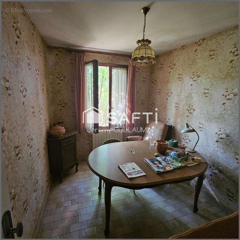 Maison 120 m² à Saint-Germain-Des-Fosses  - photo 5
