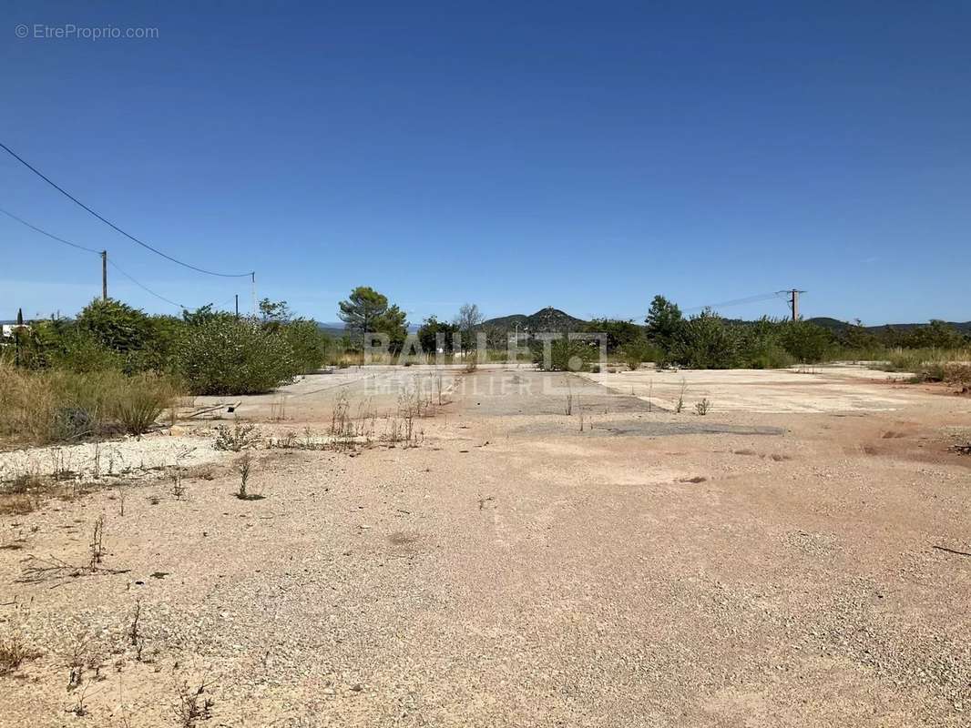 Terrain à VIDAUBAN