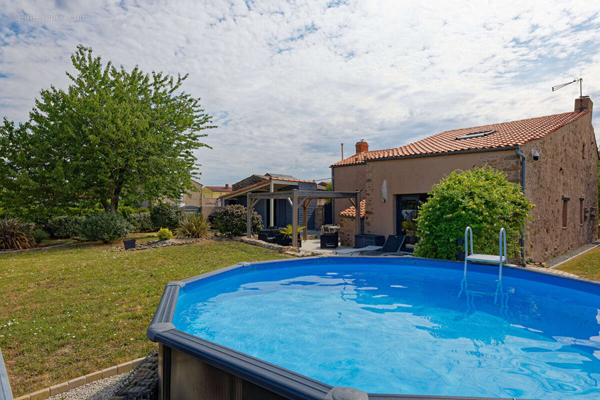Maison familiale en pierre - Lege - photo 13