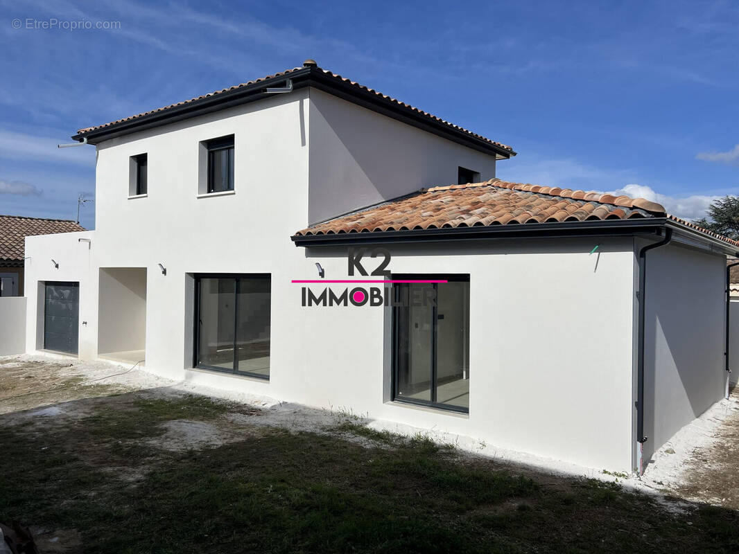 Maison à MONTELIMAR