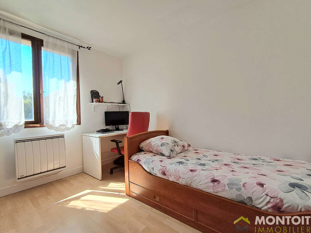 Maison 7 pieces - 160m2 - 5 chambres - garage double - jardin - proche toutes commodites - photo 13