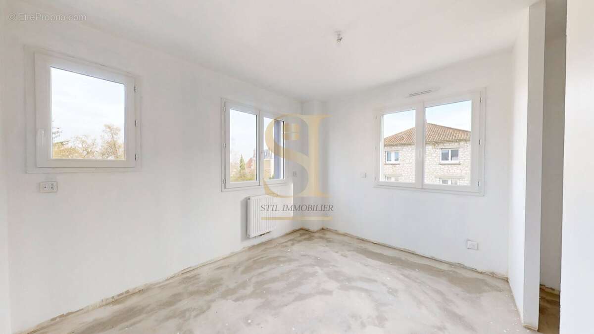 Maison à COMBS-LA-VILLE