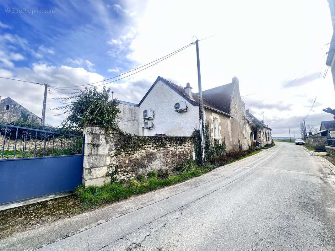 Maison à CROUZILLES