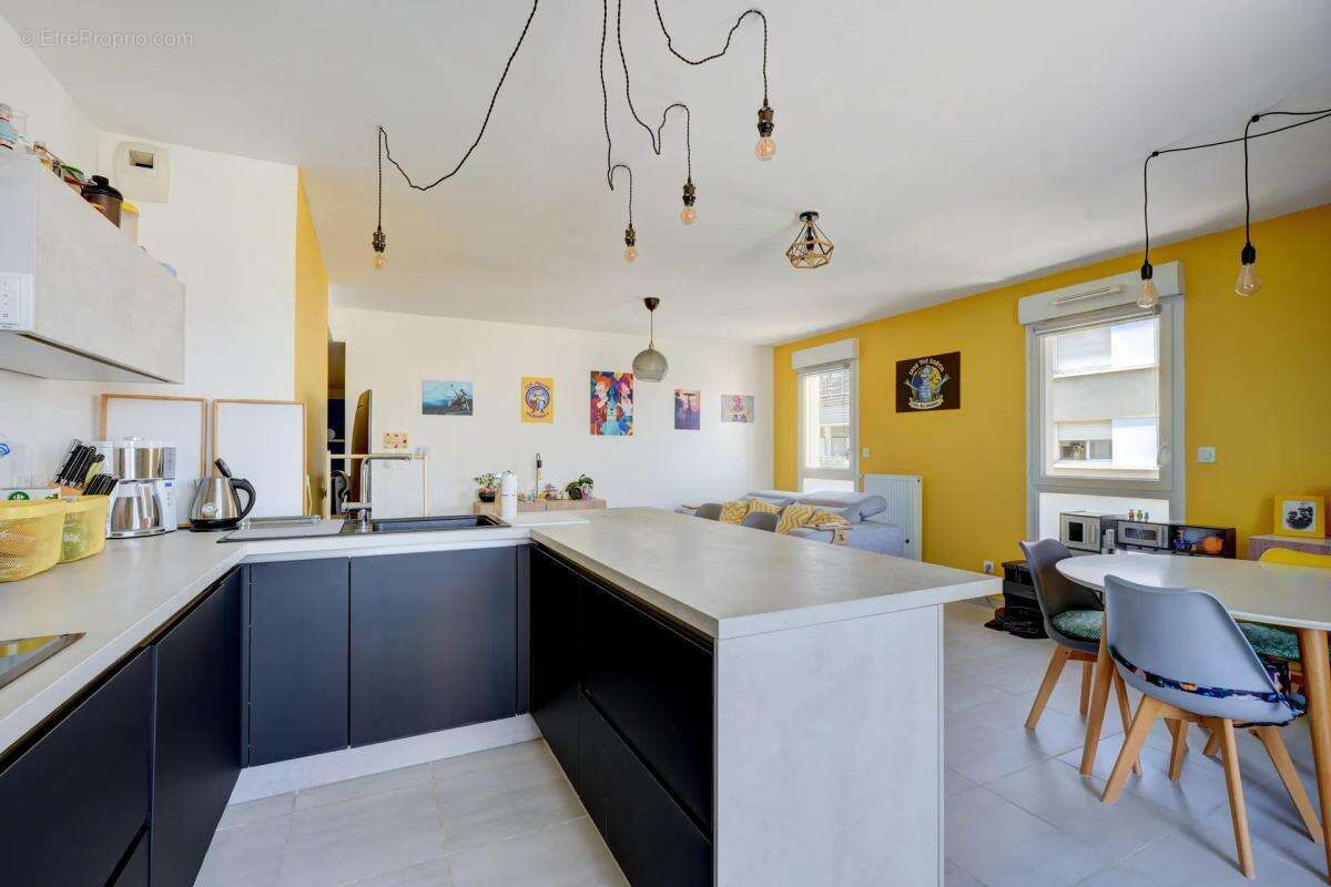 Appartement T4 de 90 m² à Villeurbanne - photo 7