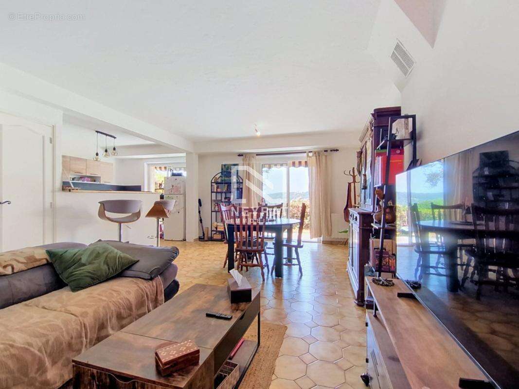 FAYENCE – Maison familiale - TRIPLEX avec jardin et superbe vue dégagée - photo 5