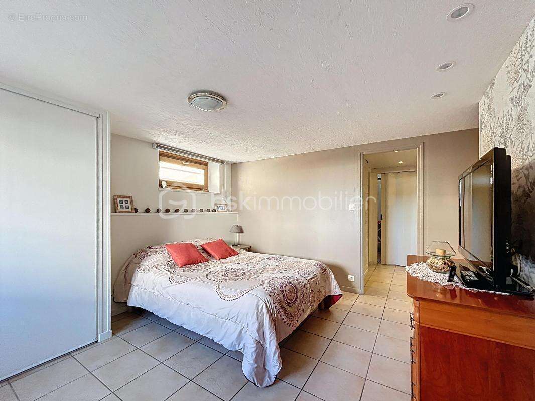 Maison à CORBEIL-ESSONNES