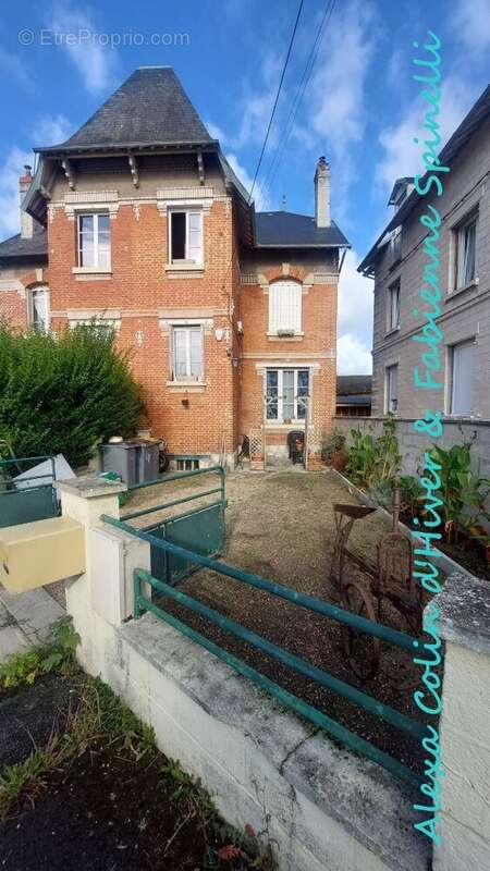 Maison à VAILLY-SUR-AISNE