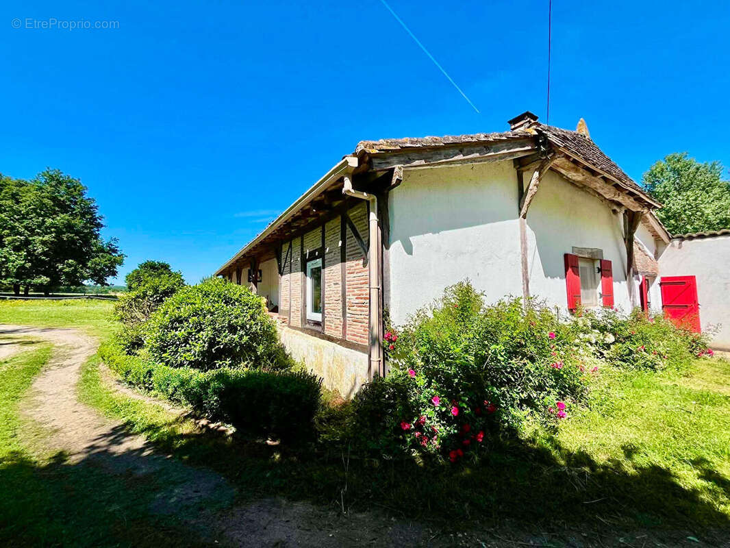 Maison à CASTELMORON-SUR-LOT