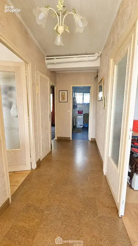 Une spacieuse entrée de 7 m².