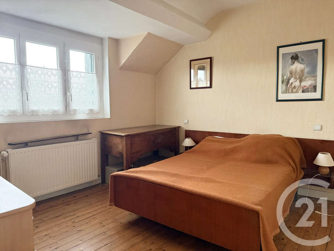 Maison à COSNE-COURS-SUR-LOIRE