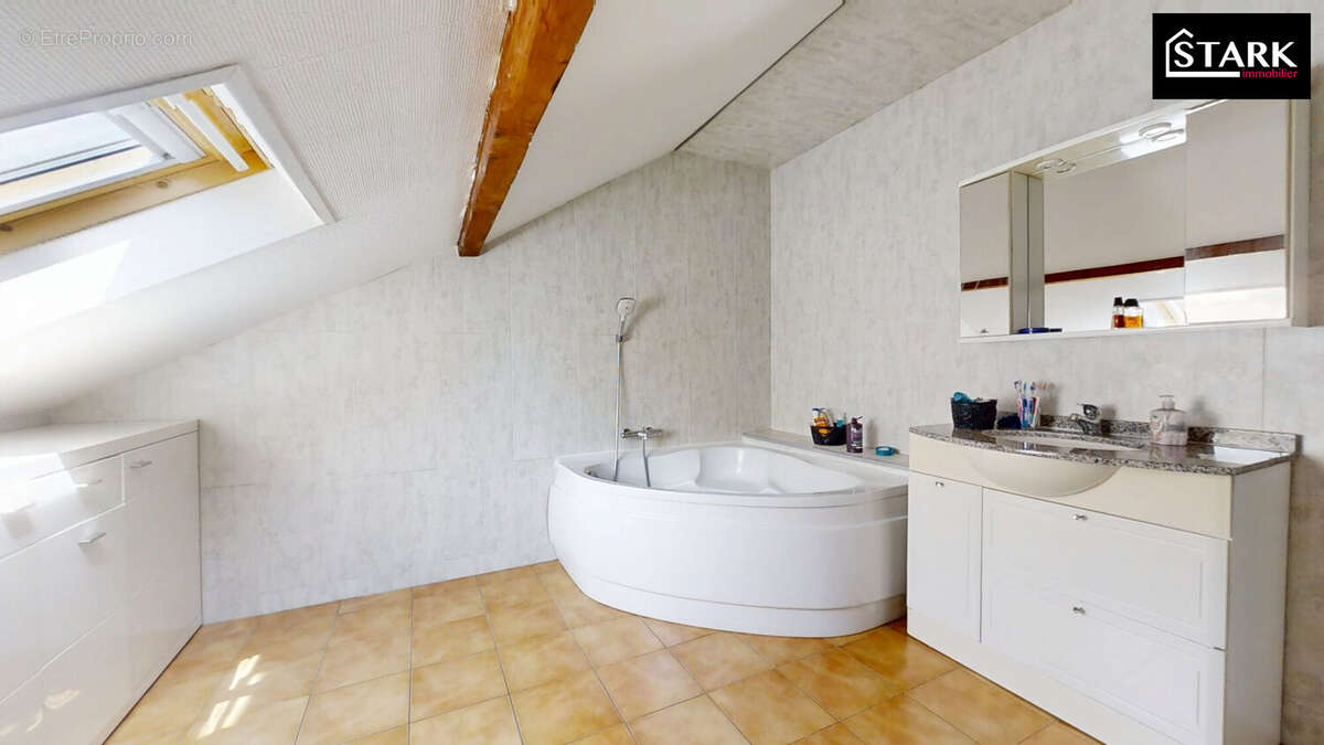 Maison 145 m² à Lure  - photo 9