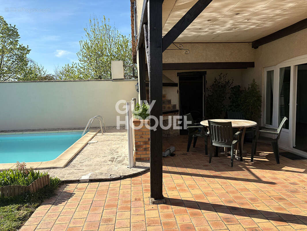 Maison à PLAIMPIED-GIVAUDINS