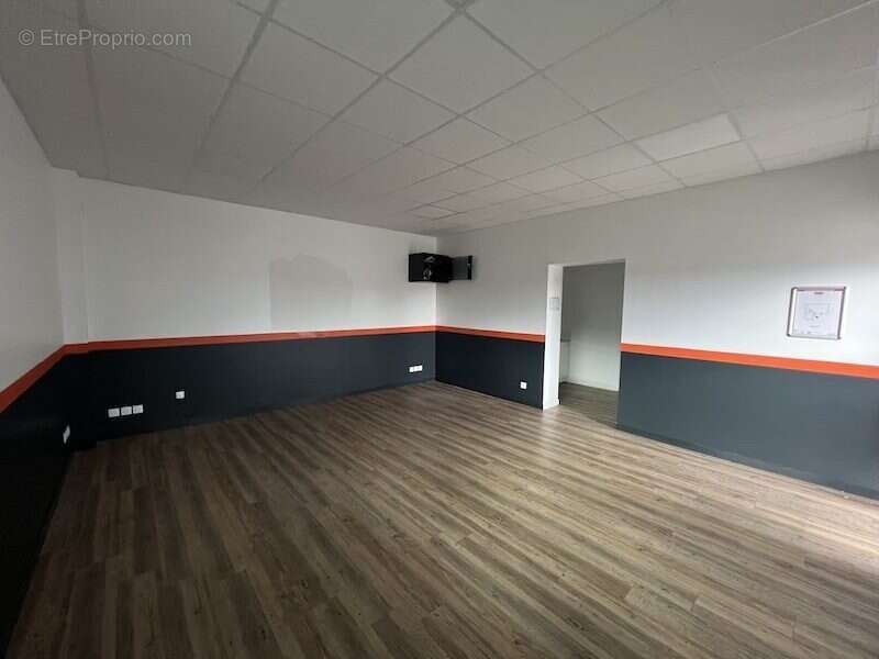 Commerce 303 m² à Belin-Beliet  - photo 9