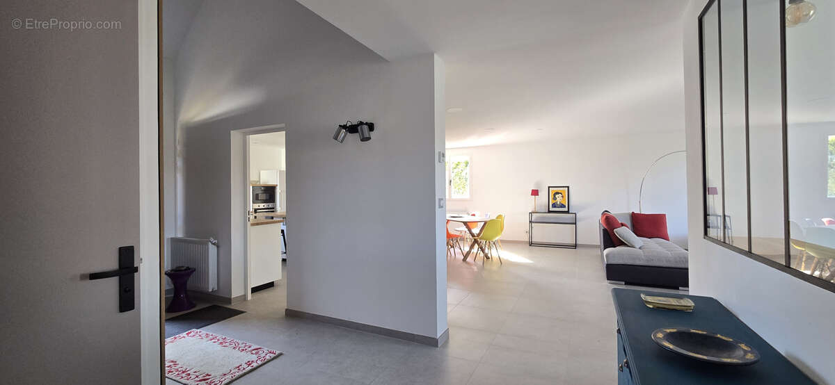 Maison à PERIGNAT-LES-SARLIEVE