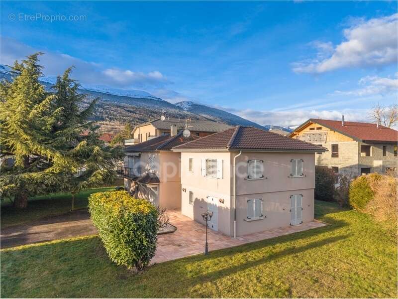 Maison à CROZET