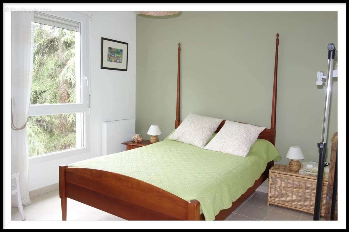 Appartement à BAGNOLS-SUR-CEZE