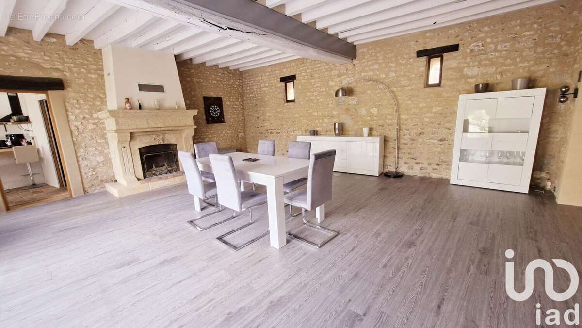 Maison 215 m² à Reclainville  - photo 7