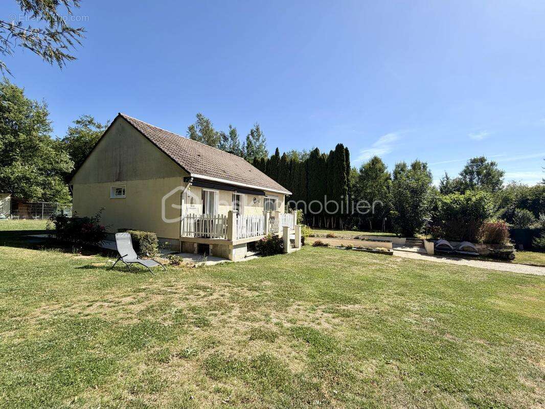 Maison familiale avec sous-sol, 4 chambres , dépendance et bois - photo 2
