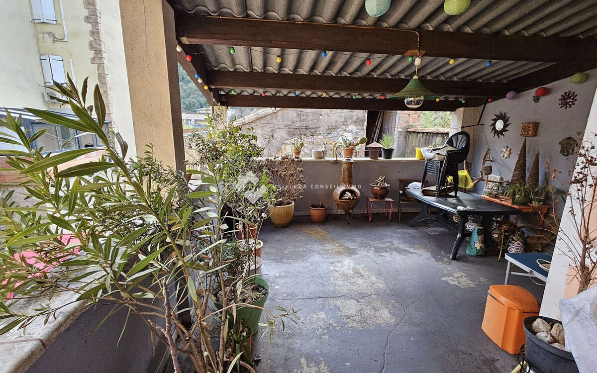 Appartement 572 m² à Besseges  - photo 3