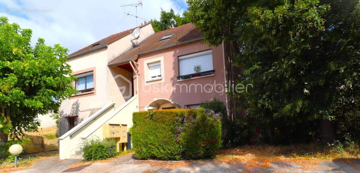 Appartement à BREUILLET