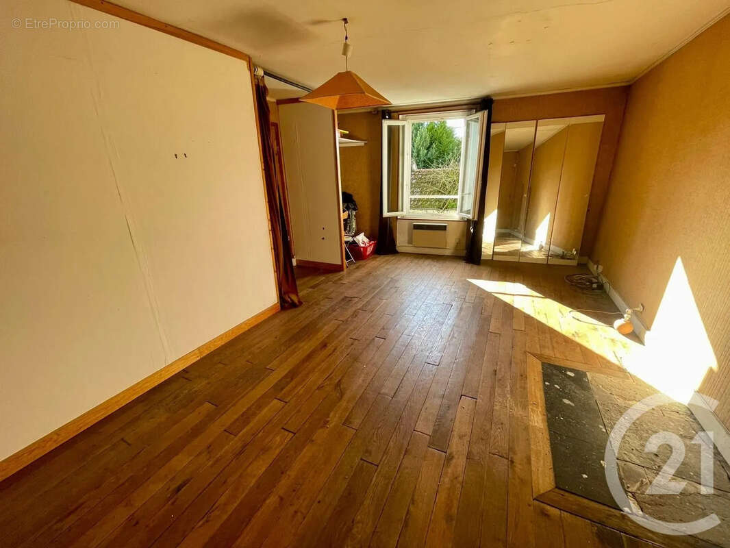 Maison à NANTOUILLET