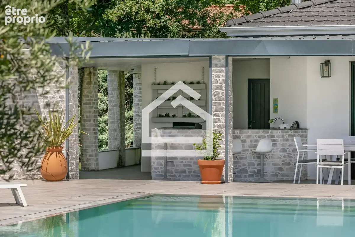 Saint Aubin de Médoc - Villa d'exception de 230 m2 avec dépendance de 30 m2, piscine et garage - photo 28