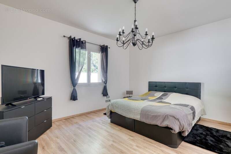 Maison à SAINT-JEAN-DE-THURIGNEUX