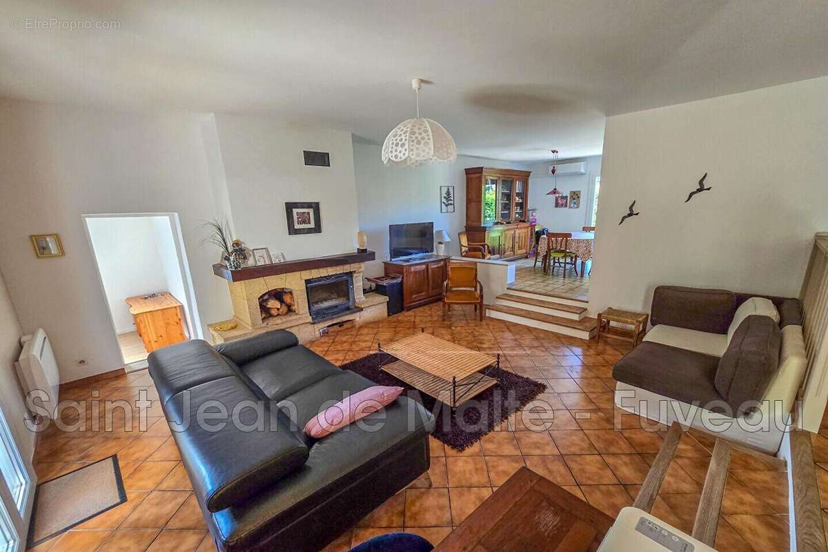 Maison à LA DESTROUSSE