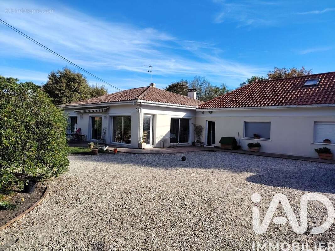 Photo 3 - Maison à LEOGNAN