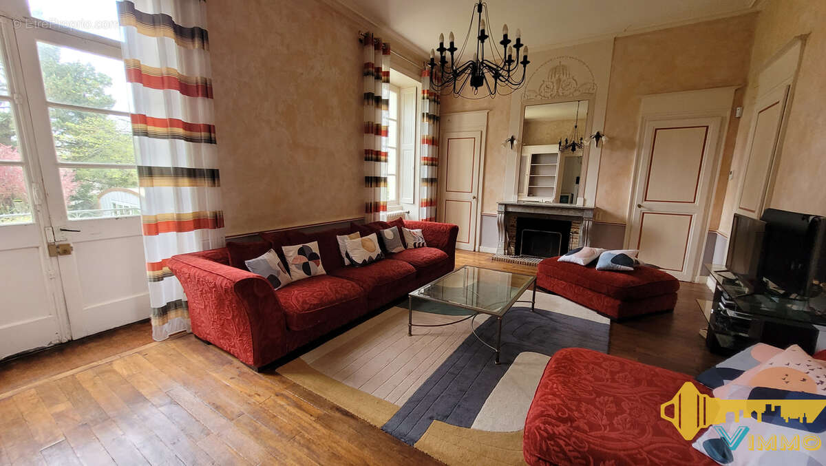 Maison à HAUTE-GOULAINE