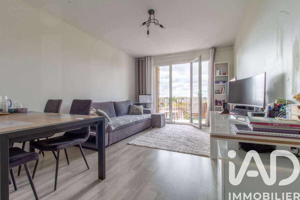 Photo 3 - Appartement à SAINT-JEAN-DE-BRAYE