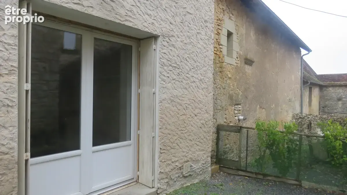 Maison (en pierres) avec une cour privative et une grange (en pierres) Secteur SAINT RAPHAEL - photo 14