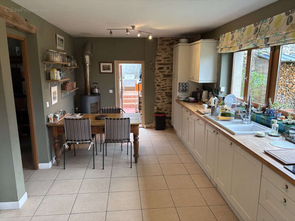 Proche Pompadour, en voie sans issue, dans petit hameau - photo 7